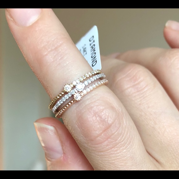 14k gold triple ring diamond set size 7 - Picture 2 of 8